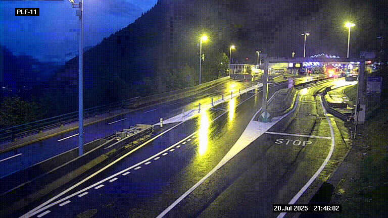 <h2>Caméra avant le péage du tunnel du Mont-Blanc, côté entrée France à Chamonix-Mont-Blanc, à la fin de la N205</h2>