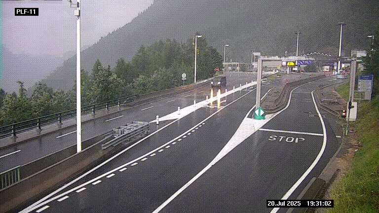 <h2>Caméra avant le péage du tunnel du Mont-Blanc, côté entrée France à Chamonix-Mont-Blanc, à la fin de la N205</h2>