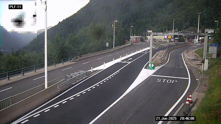 <h2>Caméra avant le péage du tunnel du Mont-Blanc, côté entrée France à Chamonix-Mont-Blanc, à la fin de la N205</h2>