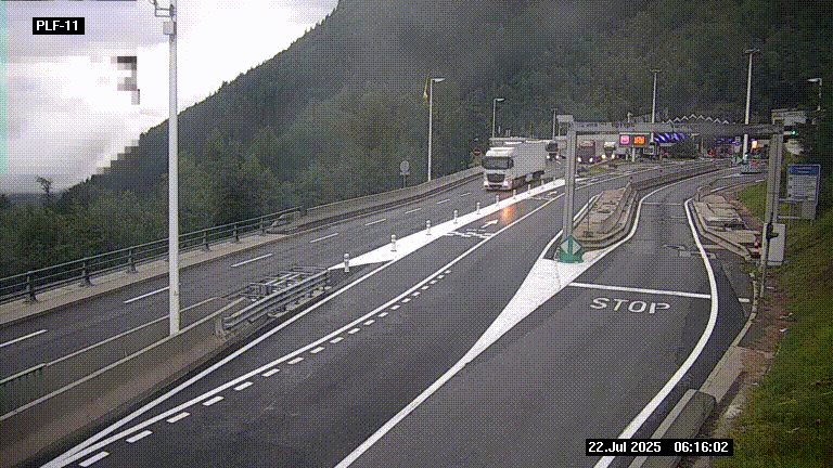 <h2>Caméra avant le péage du tunnel du Mont-Blanc, côté entrée France à Chamonix-Mont-Blanc, à la fin de la N205</h2>