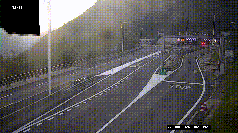 <h2>Caméra avant le péage du tunnel du Mont-Blanc, côté entrée France à Chamonix-Mont-Blanc, à la fin de la N205</h2>