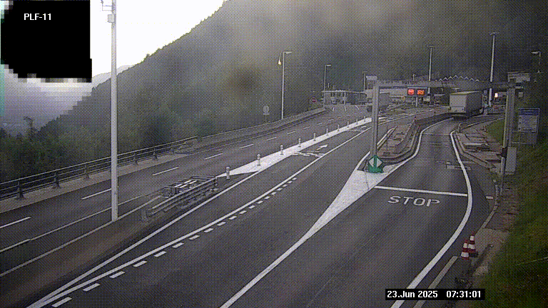 <h2>Caméra avant le péage du tunnel du Mont-Blanc, côté entrée France à Chamonix-Mont-Blanc, à la fin de la N205</h2>