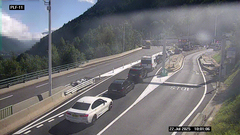 <h2>Caméra avant le péage du tunnel du Mont-Blanc, côté entrée France à Chamonix-Mont-Blanc, à la fin de la N205</h2>