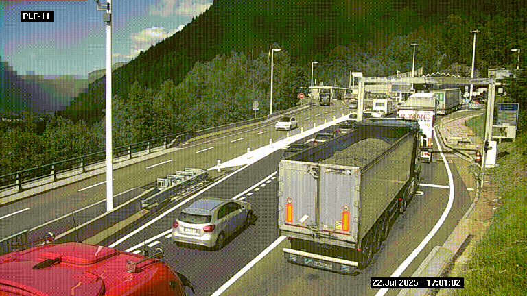 <h2>Caméra avant le péage du tunnel du Mont-Blanc, côté entrée France à Chamonix-Mont-Blanc, à la fin de la N205</h2>
