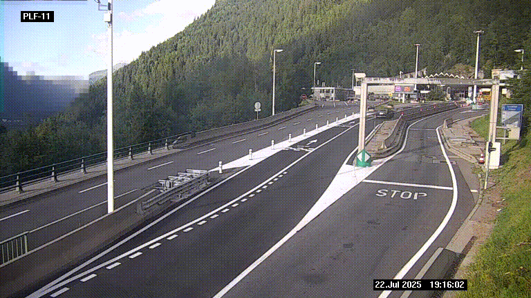 <h2>Caméra avant le péage du tunnel du Mont-Blanc, côté entrée France à Chamonix-Mont-Blanc, à la fin de la N205</h2>