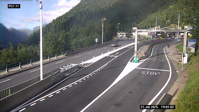 <h2>Caméra avant le péage du tunnel du Mont-Blanc, côté entrée France à Chamonix-Mont-Blanc, à la fin de la N205</h2>