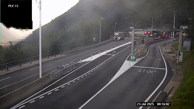 <h2>Caméra avant le péage du tunnel du Mont-Blanc, côté entrée France à Chamonix-Mont-Blanc, à la fin de la N205</h2>