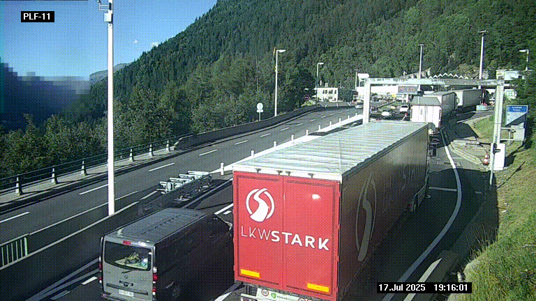 <h2>Caméra avant le péage du tunnel du Mont-Blanc, côté entrée France à Chamonix-Mont-Blanc, à la fin de la N205</h2>