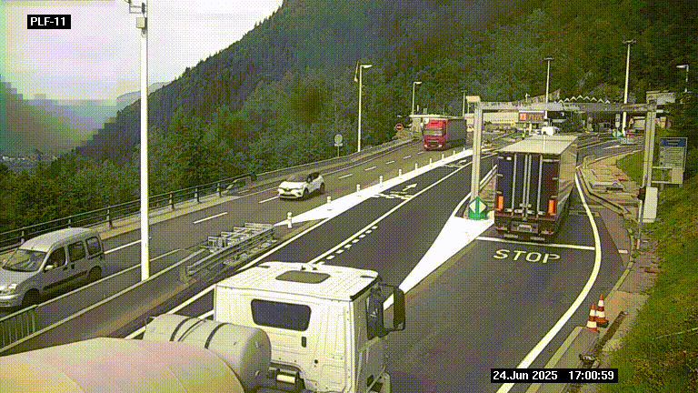<h2>Caméra avant le péage du tunnel du Mont-Blanc, côté entrée France à Chamonix-Mont-Blanc, à la fin de la N205</h2>