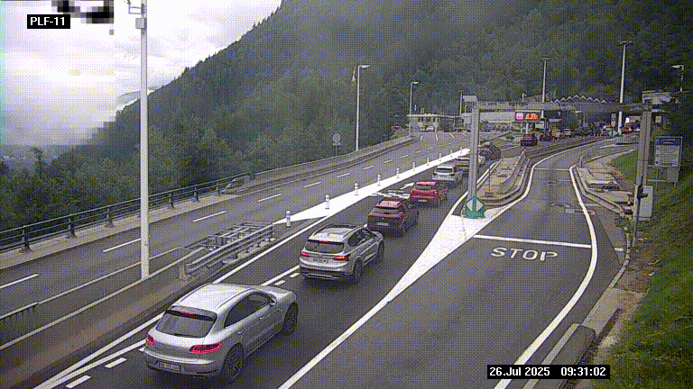 <h2>Caméra avant le péage du tunnel du Mont-Blanc, côté entrée France à Chamonix-Mont-Blanc, à la fin de la N205</h2>