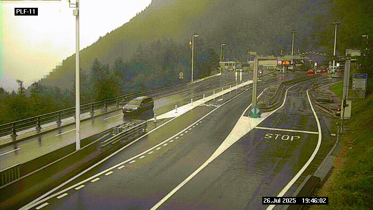 <h2>Caméra avant le péage du tunnel du Mont-Blanc, côté entrée France à Chamonix-Mont-Blanc, à la fin de la N205</h2>