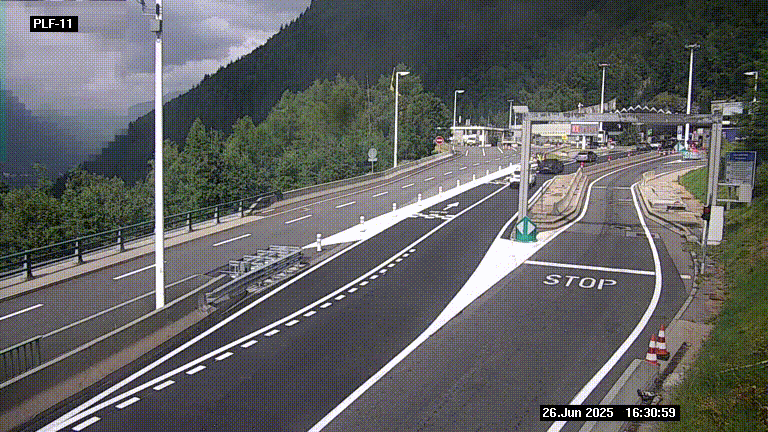 <h2>Caméra avant le péage du tunnel du Mont-Blanc, côté entrée France à Chamonix-Mont-Blanc, à la fin de la N205</h2>