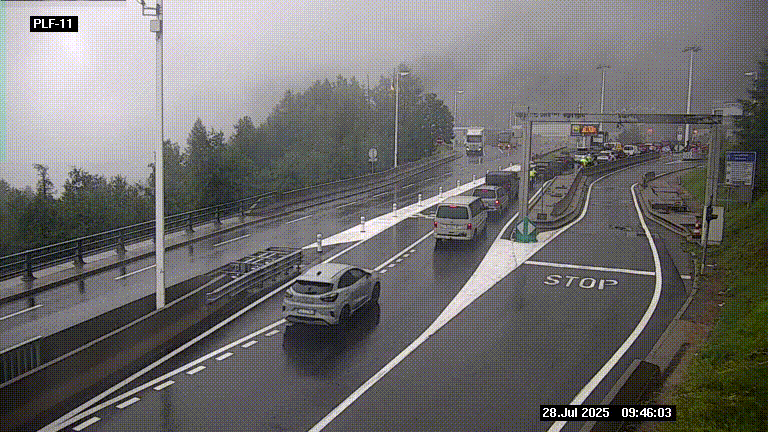 <h2>Caméra avant le péage du tunnel du Mont-Blanc, côté entrée France à Chamonix-Mont-Blanc, à la fin de la N205</h2>