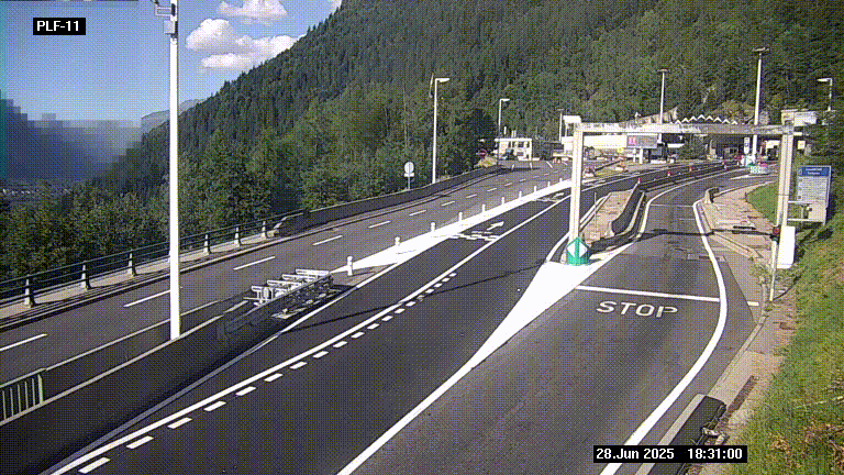 <h2>Caméra avant le péage du tunnel du Mont-Blanc, côté entrée France à Chamonix-Mont-Blanc, à la fin de la N205</h2>