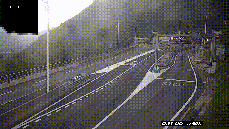 <h2>Caméra avant le péage du tunnel du Mont-Blanc, côté entrée France à Chamonix-Mont-Blanc, à la fin de la N205</h2>
