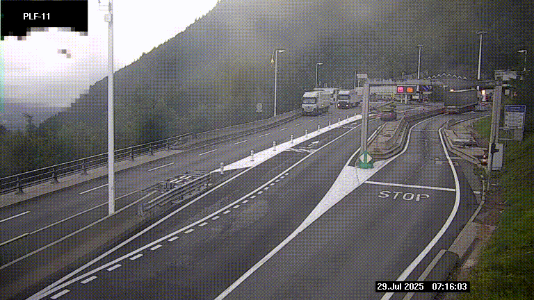 <h2>Caméra avant le péage du tunnel du Mont-Blanc, côté entrée France à Chamonix-Mont-Blanc, à la fin de la N205</h2>