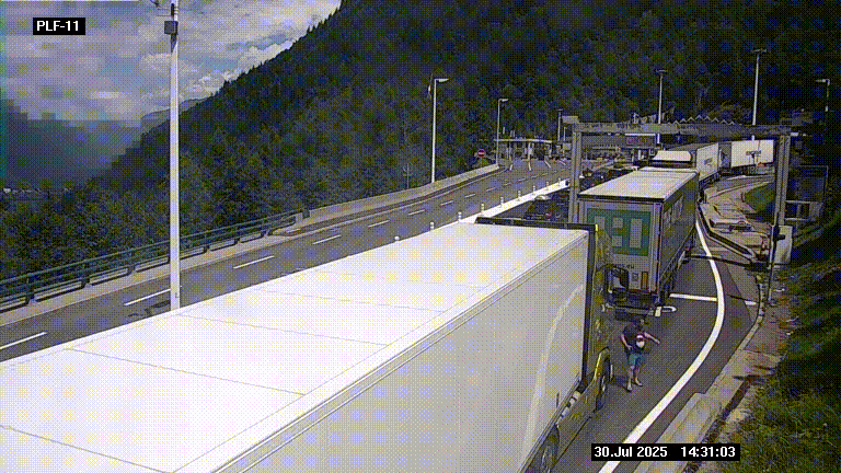 <h2>Caméra avant le péage du tunnel du Mont-Blanc, côté entrée France à Chamonix-Mont-Blanc, à la fin de la N205</h2>