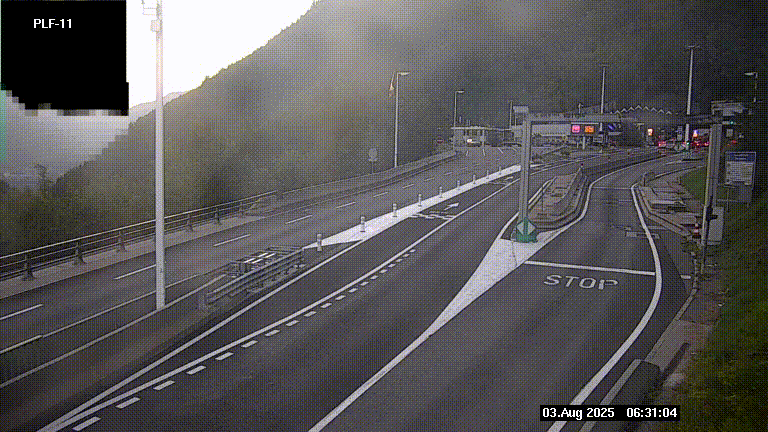 <h2>Caméra avant le péage du tunnel du Mont-Blanc, côté entrée France à Chamonix-Mont-Blanc, à la fin de la N205</h2>