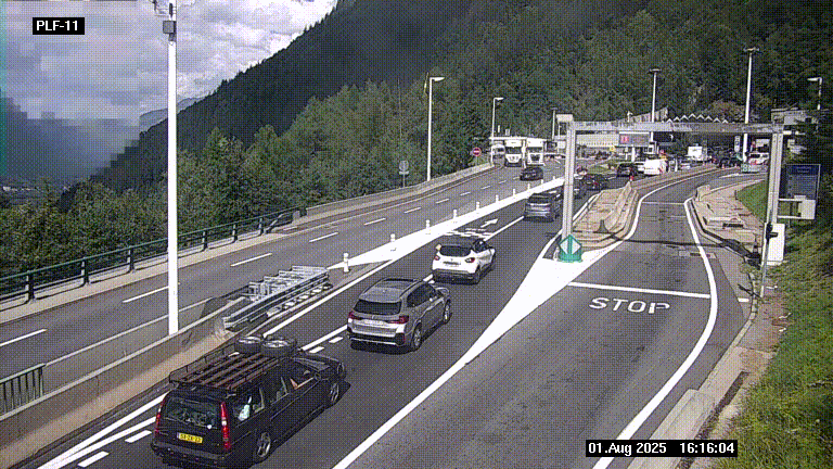 <h2>Caméra avant le péage du tunnel du Mont-Blanc, côté entrée France à Chamonix-Mont-Blanc, à la fin de la N205</h2>