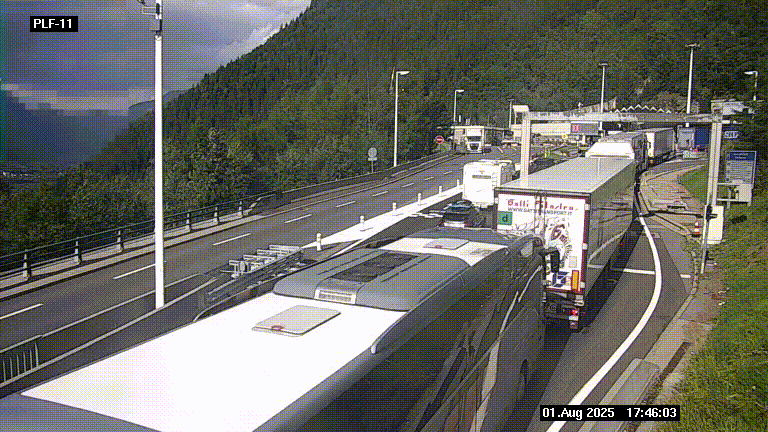 <h2>Caméra avant le péage du tunnel du Mont-Blanc, côté entrée France à Chamonix-Mont-Blanc, à la fin de la N205</h2>