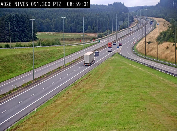<h2>Webcam autoroute A26/E25 à hauteur de Vaux-sur-Sûre (Nives), à la jonction avec la N848 en direction de Liège - BK 91,3</h2>