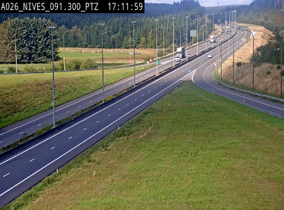 <h2>Webcam autoroute A26/E25 à hauteur de Vaux-sur-Sûre (Nives), à la jonction avec la N848 en direction de Liège - BK 91,3</h2>