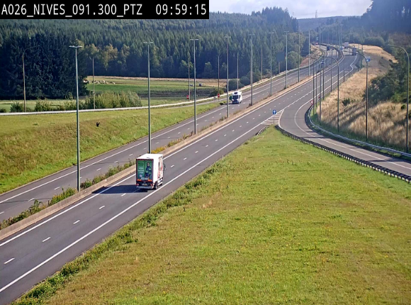 <h2>Webcam autoroute A26/E25 à hauteur de Vaux-sur-Sûre (Nives), à la jonction avec la N848 en direction de Liège - BK 91,3</h2>
