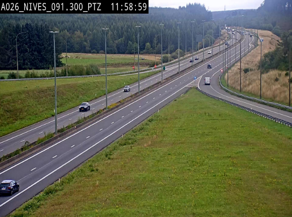 <h2>Webcam autoroute A26/E25 à hauteur de Vaux-sur-Sûre (Nives), à la jonction avec la N848 en direction de Liège - BK 91,3</h2>