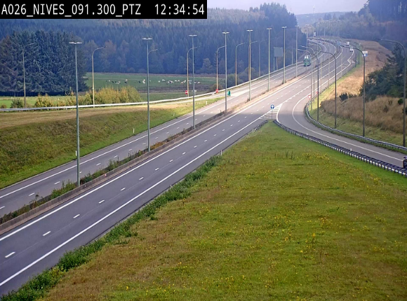 <h2>Webcam autoroute A26/E25 à hauteur de Vaux-sur-Sûre (Nives), à la jonction avec la N848 en direction de Liège - BK 91,3</h2>