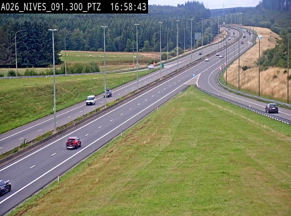 Webcam autoroute A26/E25 à hauteur de Vaux-sur-Sûre (Nives), à la jonction avec la N848 en direction de Liège - BK 91,3