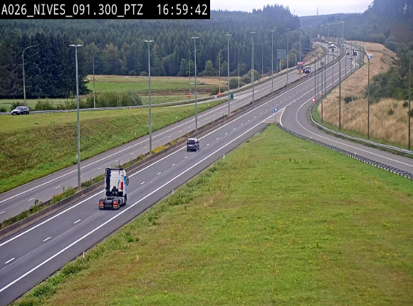 <h2>Webcam autoroute A26/E25 à hauteur de Vaux-sur-Sûre (Nives), à la jonction avec la N848 en direction de Liège - BK 91,3</h2>