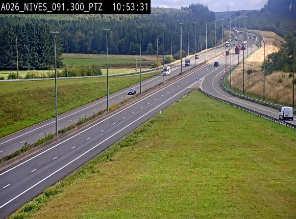 <h2>Webcam autoroute A26/E25 à hauteur de Vaux-sur-Sûre (Nives), à la jonction avec la N848 en direction de Liège - BK 91,3</h2>
