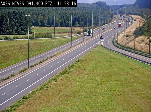 <h2>Webcam autoroute A26/E25 à hauteur de Vaux-sur-Sûre (Nives), à la jonction avec la N848 en direction de Liège - BK 91,3</h2>