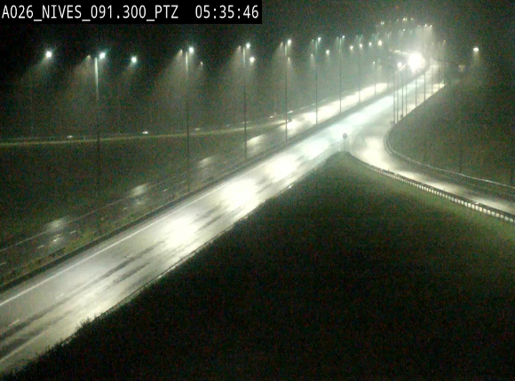 <h2>Webcam autoroute A26/E25 à hauteur de Vaux-sur-Sûre (Nives), à la jonction avec la N848 en direction de Liège - BK 91,3</h2>