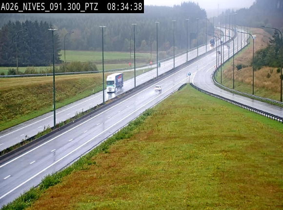 <h2>Webcam autoroute A26/E25 à hauteur de Vaux-sur-Sûre (Nives), à la jonction avec la N848 en direction de Liège - BK 91,3</h2>