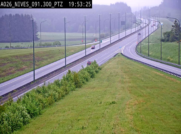 Webcam autoroute A26/E25 à hauteur de Vaux-sur-Sûre (Nives), à la jonction avec la N848 en direction de Liège - BK 91,3