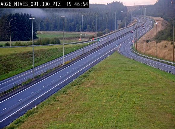 <h2>Webcam autoroute A26/E25 à hauteur de Vaux-sur-Sûre (Nives), à la jonction avec la N848 en direction de Liège - BK 91,3</h2>