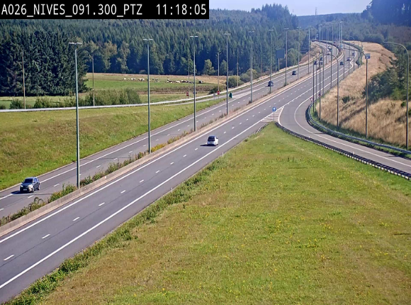 <h2>Webcam autoroute A26/E25 à hauteur de Vaux-sur-Sûre (Nives), à la jonction avec la N848 en direction de Liège - BK 91,3</h2>