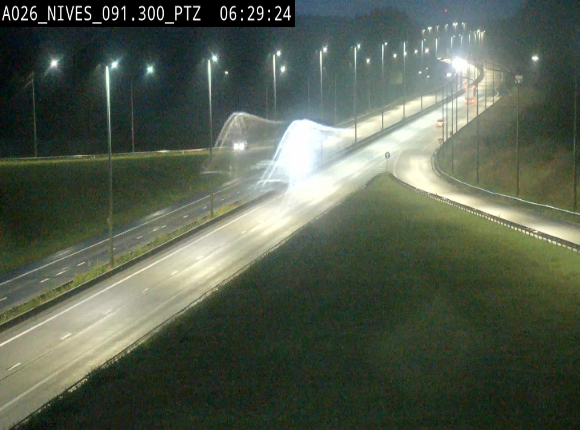<h2>Webcam autoroute A26/E25 à hauteur de Vaux-sur-Sûre (Nives), à la jonction avec la N848 en direction de Liège - BK 91,3</h2>