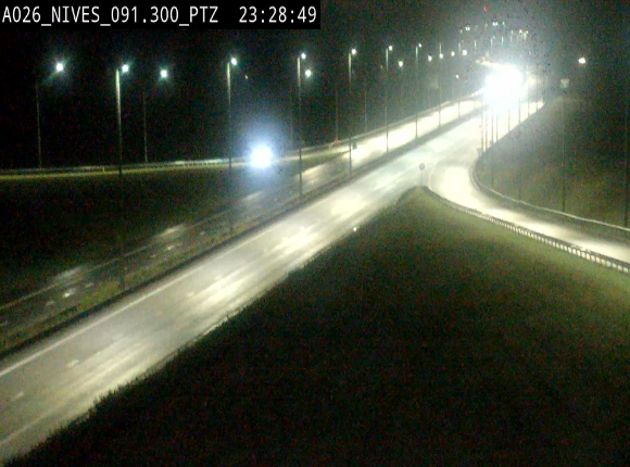 <h2>Webcam autoroute A26/E25 à hauteur de Vaux-sur-Sûre (Nives), à la jonction avec la N848 en direction de Liège - BK 91,3</h2>