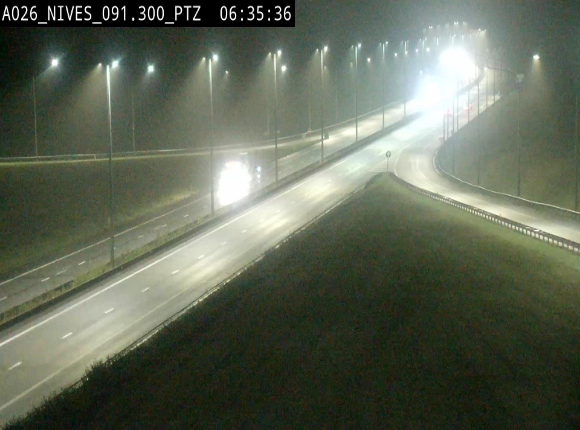 <h2>Webcam autoroute A26/E25 à hauteur de Vaux-sur-Sûre (Nives), à la jonction avec la N848 en direction de Liège - BK 91,3</h2>