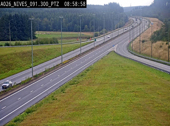 <h2>Webcam autoroute A26/E25 à hauteur de Vaux-sur-Sûre (Nives), à la jonction avec la N848 en direction de Liège - BK 91,3</h2>