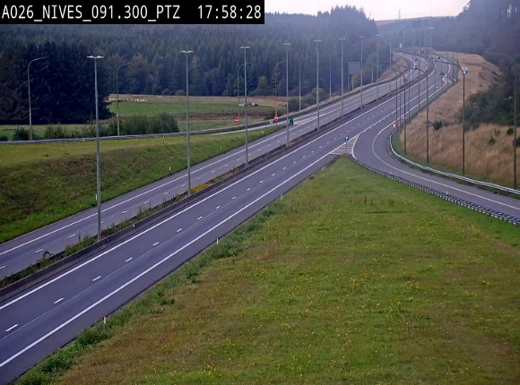 <h2>Webcam autoroute A26/E25 à hauteur de Vaux-sur-Sûre (Nives), à la jonction avec la N848 en direction de Liège - BK 91,3</h2>