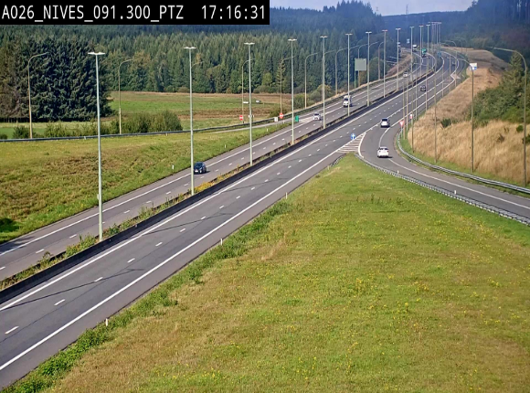 <h2>Webcam autoroute A26/E25 à hauteur de Vaux-sur-Sûre (Nives), à la jonction avec la N848 en direction de Liège - BK 91,3</h2>