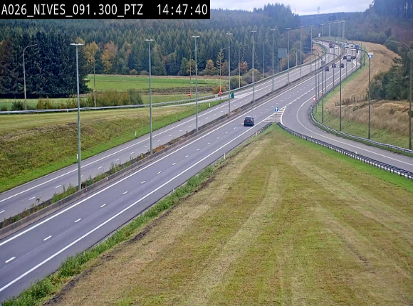 <h2>Webcam autoroute A26/E25 à hauteur de Vaux-sur-Sûre (Nives), à la jonction avec la N848 en direction de Liège - BK 91,3</h2>