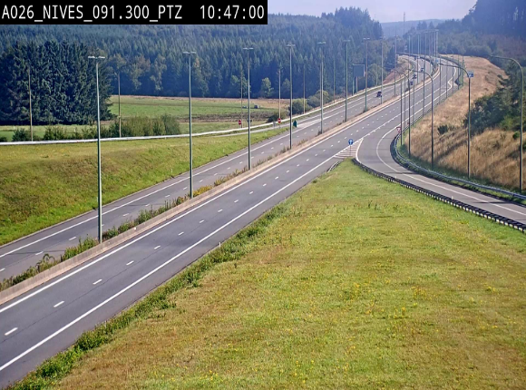 <h2>Webcam autoroute A26/E25 à hauteur de Vaux-sur-Sûre (Nives), à la jonction avec la N848 en direction de Liège - BK 91,3</h2>