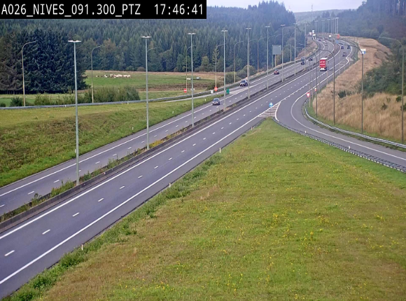 <h2>Webcam autoroute A26/E25 à hauteur de Vaux-sur-Sûre (Nives), à la jonction avec la N848 en direction de Liège - BK 91,3</h2>