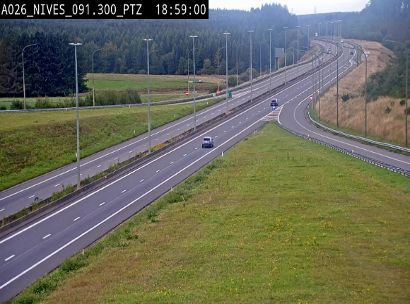 <h2>Webcam autoroute A26/E25 à hauteur de Vaux-sur-Sûre (Nives), à la jonction avec la N848 en direction de Liège - BK 91,3</h2>