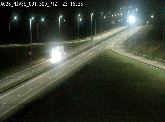 <h2>Webcam autoroute A26/E25 à hauteur de Vaux-sur-Sûre (Nives), à la jonction avec la N848 en direction de Liège - BK 91,3</h2>