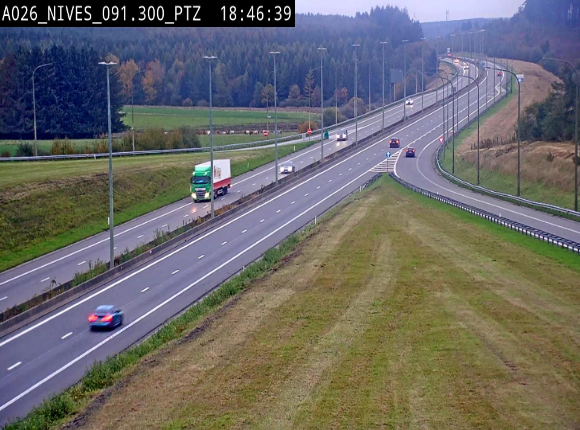 <h2>Webcam autoroute A26/E25 à hauteur de Vaux-sur-Sûre (Nives), à la jonction avec la N848 en direction de Liège - BK 91,3</h2>